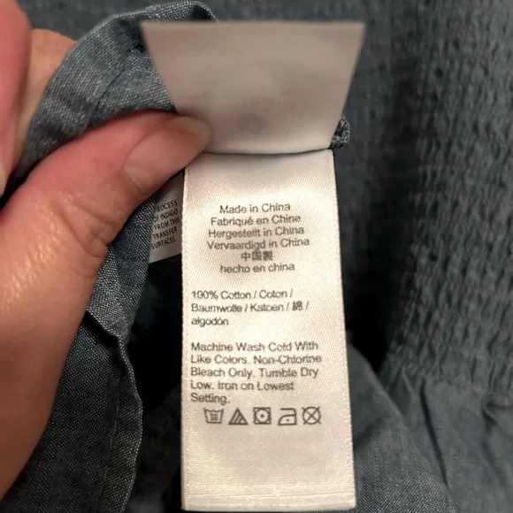 100% Cotton J.Crew Squareneck smocked chambray top - Picture 3 of 3